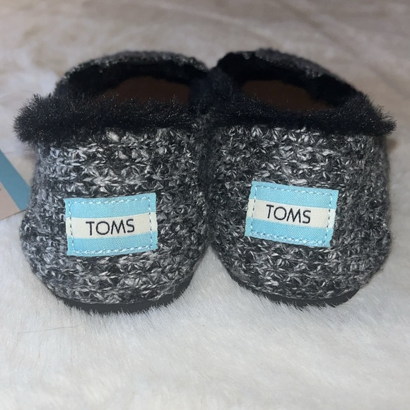 TOMS Belmont Black Gray Sweater Knit & Fur Interior Cozy Soft Slip Ons - Picture 8 of 14